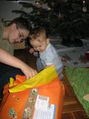 Anne Sophie: Was in diesem Paket aus Nordhausen wohl alles drin ist? - Fotograf: Claus Plachetka Anne Sophie: Was in diesem Paket aus Nordhausen wohl alles drin ist? - Fotograf: Claus Plachetka